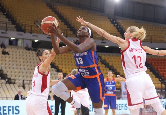 Valencia Basket se impone en Grecia y es líder