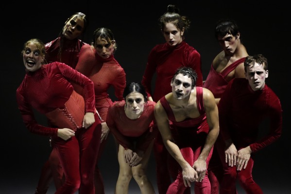 Cielo e infierno se tocan a través de la danza contemporánea en 'The Lamb'