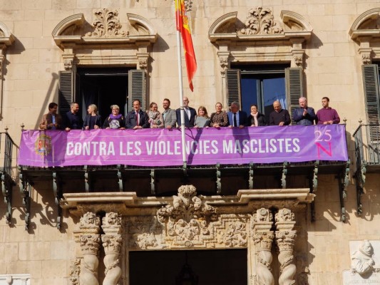 Acuerdo político sin Vox para condenar la violencia machista en el pleno de Alicante