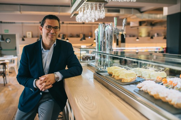 Atitlan ficha a Antonio Pérez, fundador de Panaria
