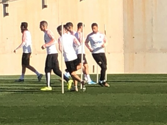 Sin Garay pero con Coquelin en la última sesión antes del Chelsea