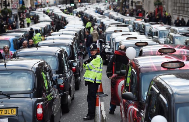 Uber pierde la licencia para operar en Londres