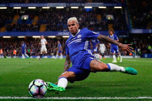 Chelsea se disculpa ante los fans chinos por comentarios ofensivos de Kenedy
