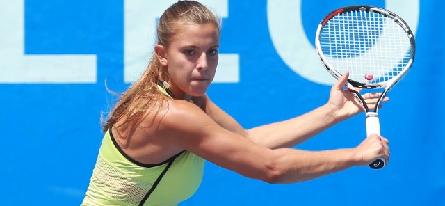 Alba Carrillo, joven de Beniaján, exhibe su poderío en Grecia y gana el torneo de Heraklion en dobles