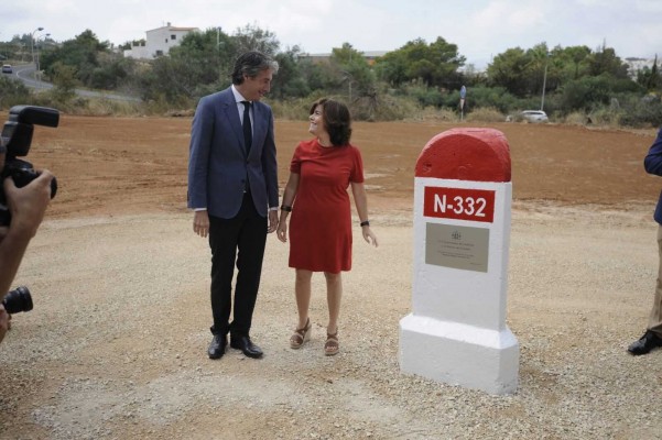 Sáenz de Santamaría pide empatía para lograr un acuerdo de financiación autonómica