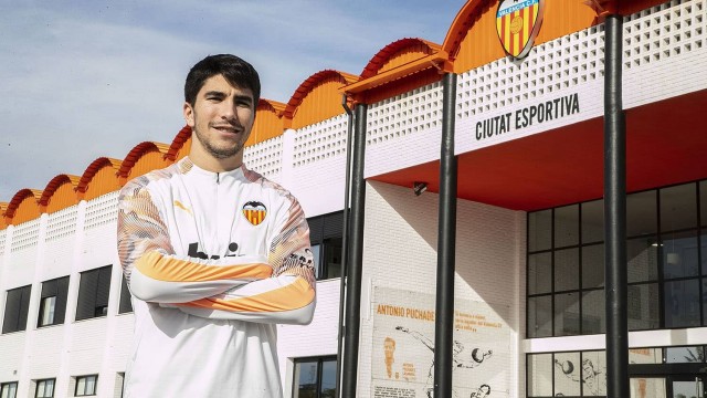 Carlos Soler: “Va a ser muy bonito ver Mestalla lleno y peleando juntos por lograr la clasificación”