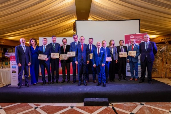 Los ingenieros industriales premian casos de éxito y a los mejores profesionales