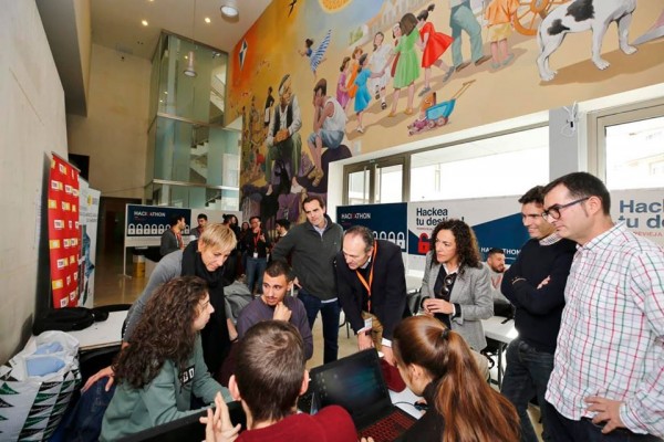 Una idea para resolver emergencias en cualquier parte del mundo con IA gana el Hackathon de Torrevieja