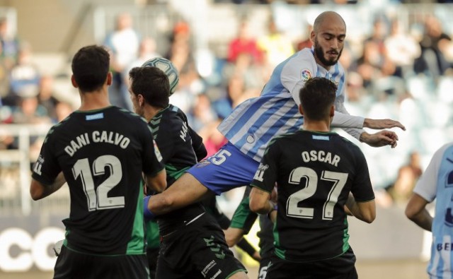El Elche pierde dos puntos en la orilla