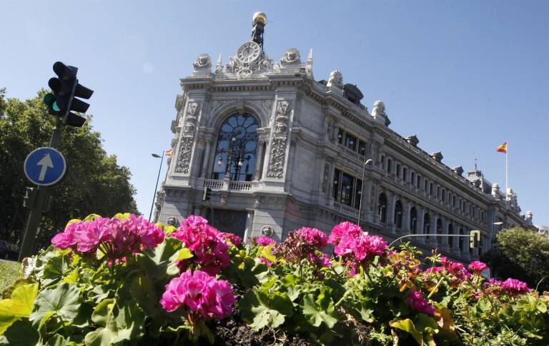 La banca española fía a cuatro grandes tecnológicas los datos de sus clientes