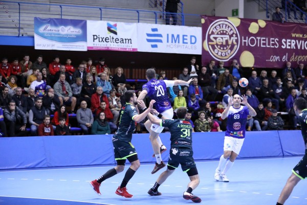 Derrota del Benidorm tras un tenso final de partido