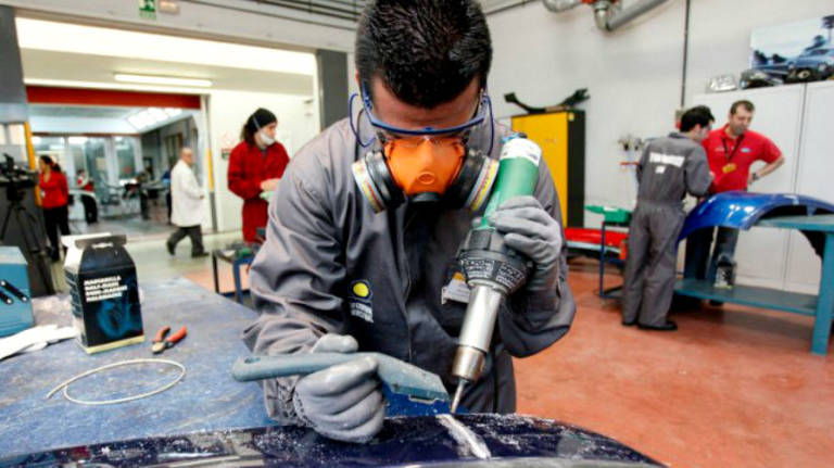 La caída de autónomos en el comercio se acentúa con el auge de la venta online