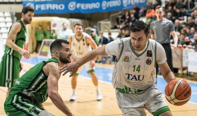 El TAU cosecha su segunda derrota consecutiva tras un mal partido ante el Cáceres (65-85)
