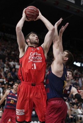 Mike Tobey ficha por el Iberostar Tenerife tras abandonar el Valencia Basket