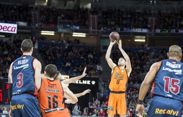 Valencia Basket completa en Vitoria la serie de cinco partidos en diez días