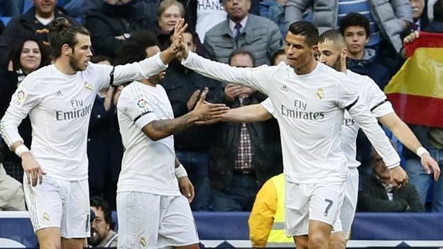 El Real Madrid golea al Rayo con la ayuda de Iglesias Villanueva