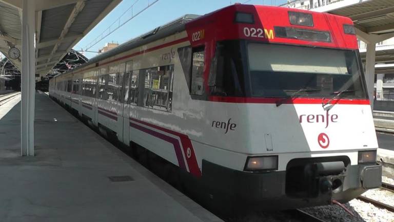 El PSPV denuncia la supresión de 30 trenes de Cercanías entre Castellón y Valencia