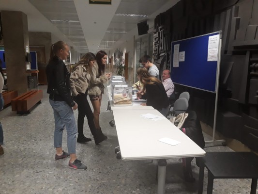 El BEA vence en las elecciones de la UV y amplía su ventaja sobre Saó