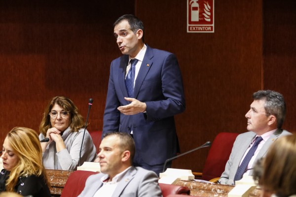 La línea roja de Vox para los Presupuestos: llevar al mínimo las ayudas para los menores inmigrantes