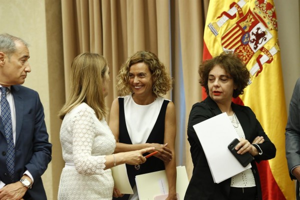El PSOE, dispuesto a ofrecer a PP y Cs 4 puestos en la Mesa del Congreso a cambio de excluir a Vox