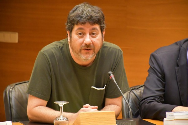 Empresarios plantan a Compromís en un congreso en València por no querer hablarles en castellano