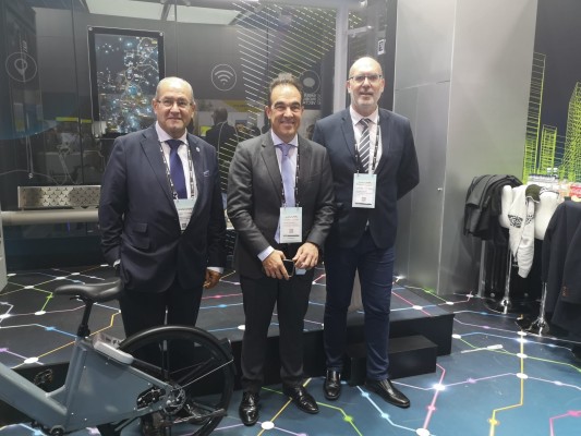 Alicante estudia implantar un sistema de préstamo de bicicletas eléctricas auto-recargables