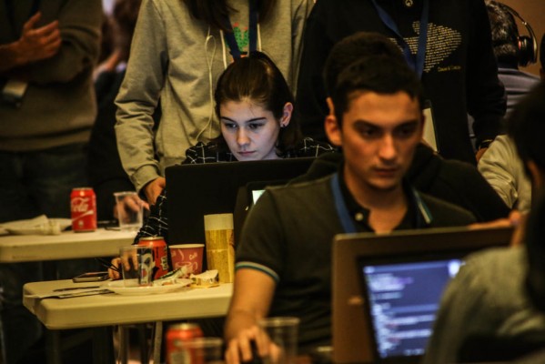 Torrevieja acoge el evento de Innovación en tecnología y turismo 'Hackea tu destino'