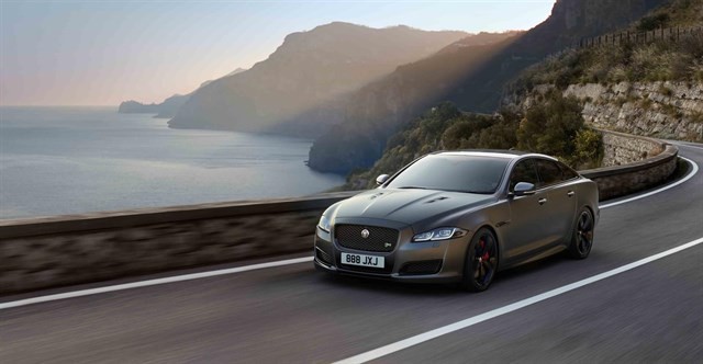 Jaguar incorpora a la gama del XJ una versión deportiva de 575 caballos

