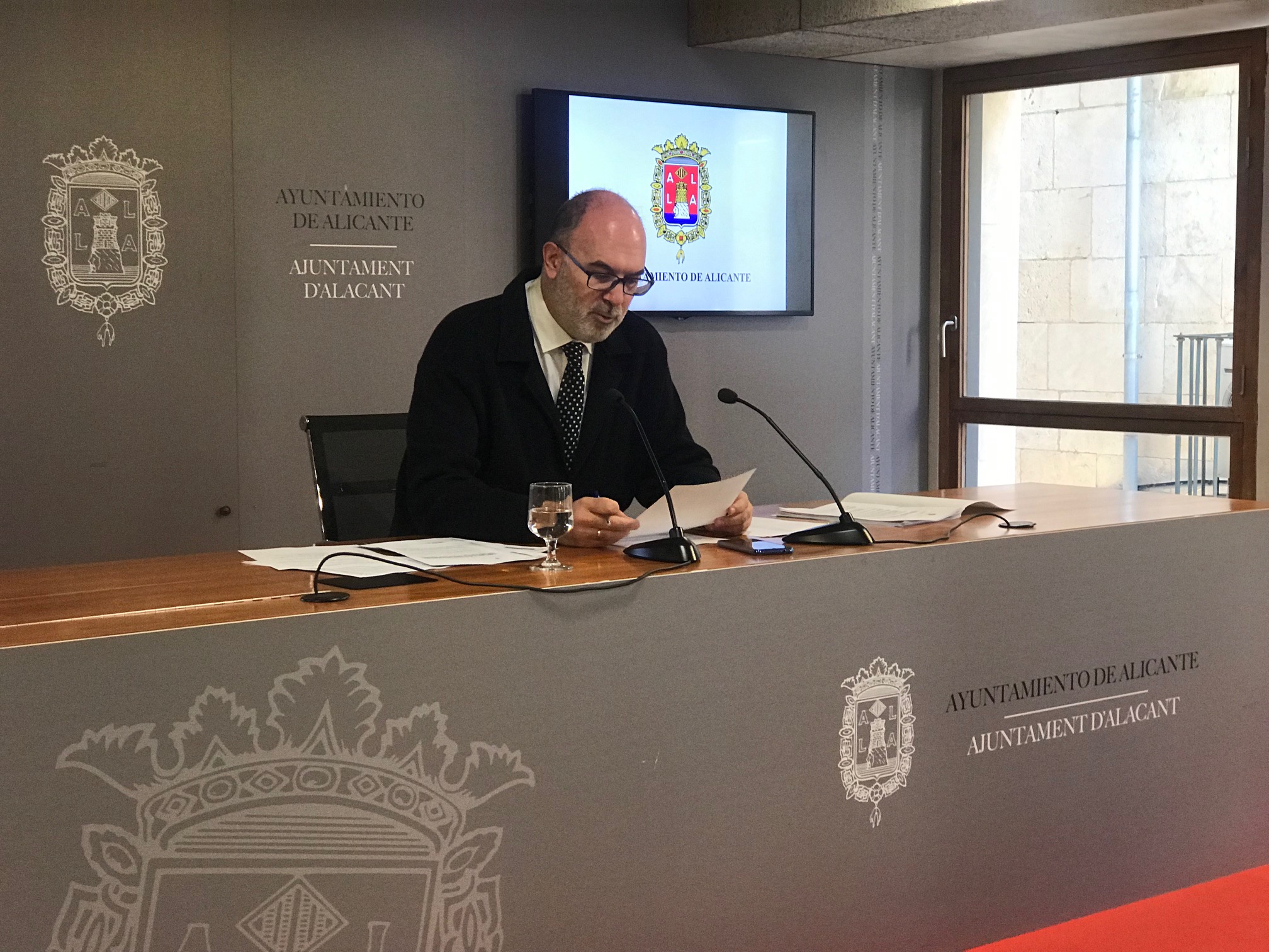 El bipartito de Alicante licita las reparaciones en colegios y edificios públicos por 3,5 millones