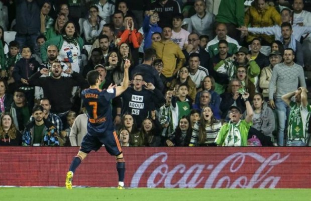 El Valencia ganó en las dos últimas visitas al Betis en las que marcó ocho goles
