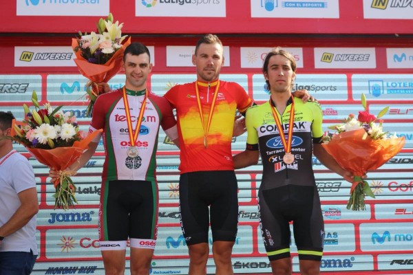 Alejandro Valverde recluta a Eloy Teruel para que entrene a los ciclistas de su equipo en la pista
