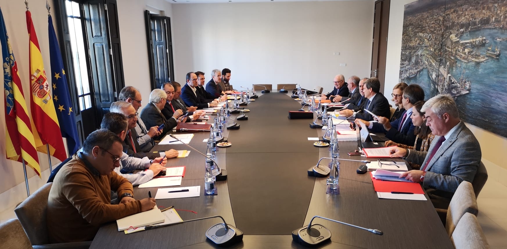 La APV informa, en ausencia de Ribó, del envío al BOE del proyecto de ampliación del Puerto