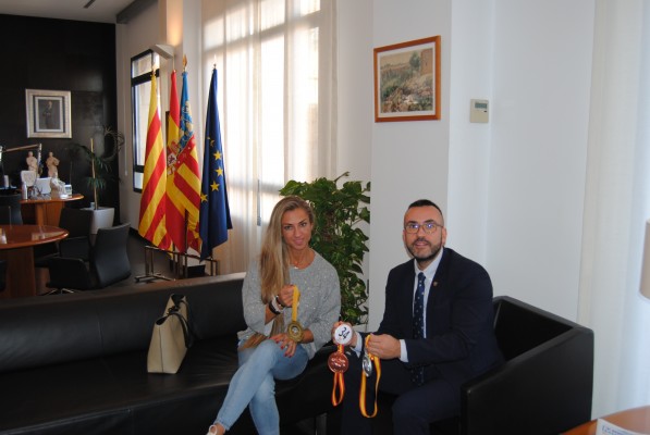 Vila-real homenajea a su subcampeona de España de body fitness màster, Karina Milene da Silva