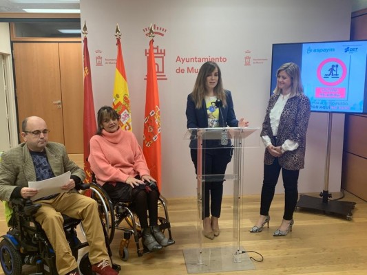 Murcia localiza y visibiliza los obstáculos para personas con movilidad reducida 