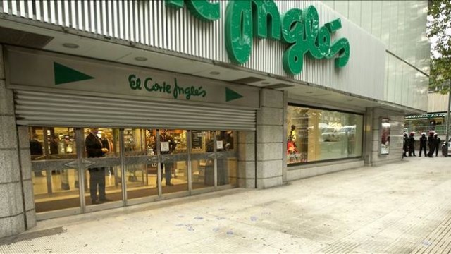 Más de 9.000 personas reforzarán la plantilla del Corte Inglés para la campaña de Navidad 