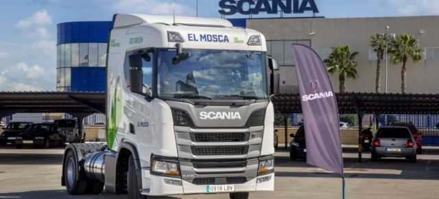 El Mosca estrena tres camiones propulsados a gas