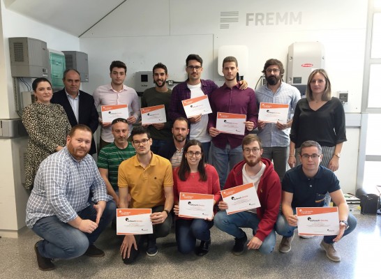 Las empresas del metal forman a quince ingenieros ‘a la carta’ para Soltec