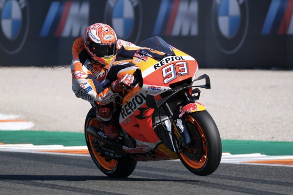 Marc Márquez adereza su Mundial con una victoria solvente en el Ricardo Tormo