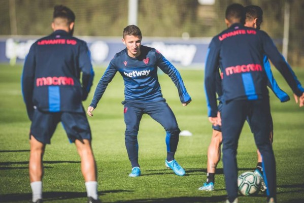 El Levante, con menos puntos pero más ventaja al descenso que hace un año