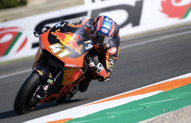 Brad Binder gana en Cheste y Jorge Navarro asegura el podio en casa