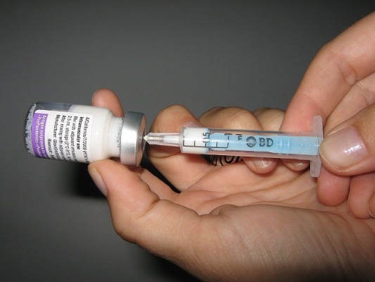 Científicos añaden un compuesto que triplica la eficiencia de una vacuna contra la gripe
