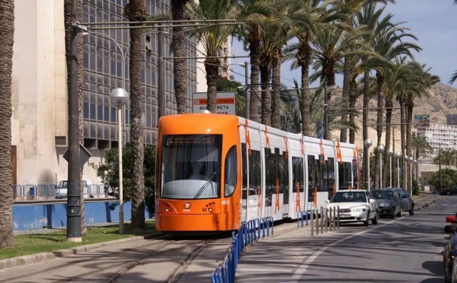 El TRAM de Alicante transporta a 1.082.270 personas en octubre, un 20% más
