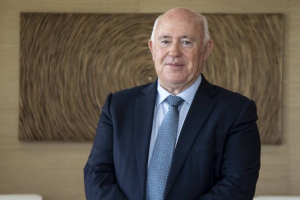 La Cámara de Comercio otorga su medalla de oro y brillantes al empresario Joaquín Pérez