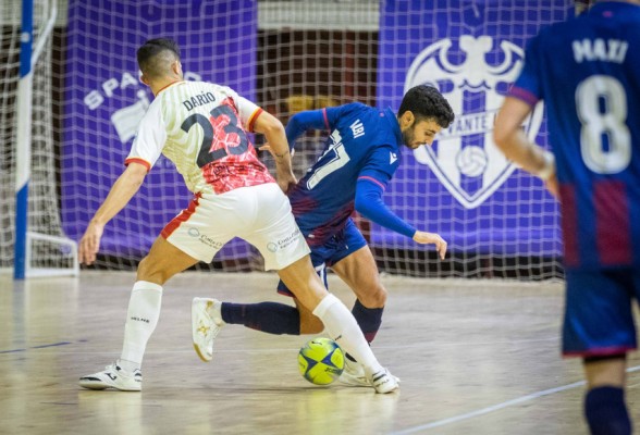 ElPozo Murcia llega a la ronda élite europea tras ganar sufriendo al Levante en la Liga (3-5)