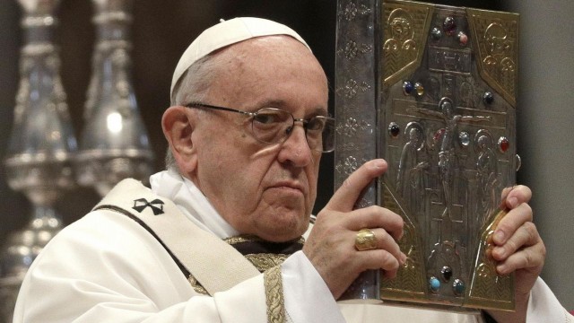 El Papa estudia incluir 
