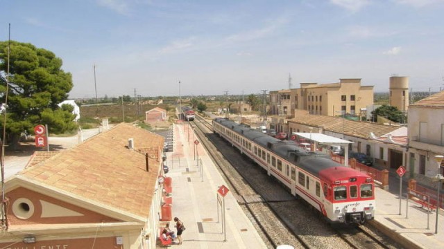 Renfe quiere llevar el Cercanías de Murcia al aeropuerto de El Altet