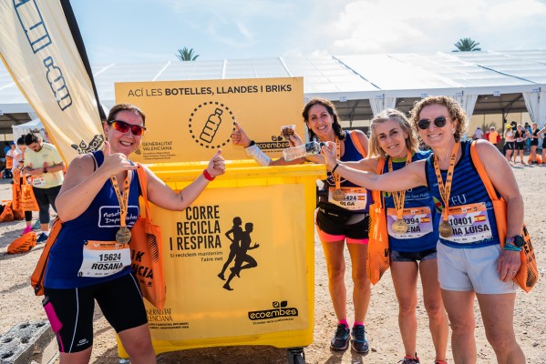 El Medio Maratón Valencia recupera para su reciclaje el 99,9% de los envases utilizados 