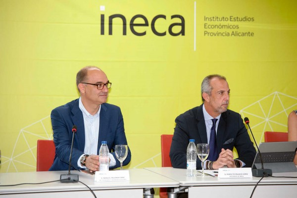La UA encarga a Ineca un estudio para justificar la necesidad de su título de Medicina