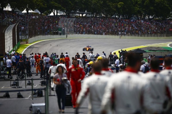 Sainz y McLaren llegan con objetivos a la penúltima carrera del año