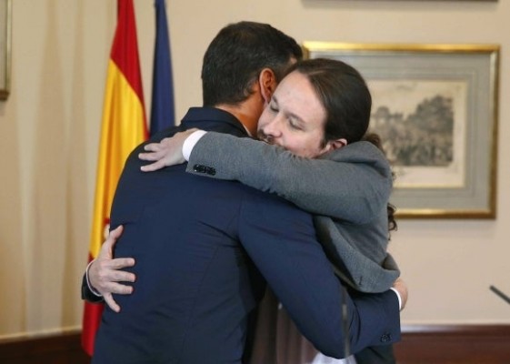 Política de abrazos
